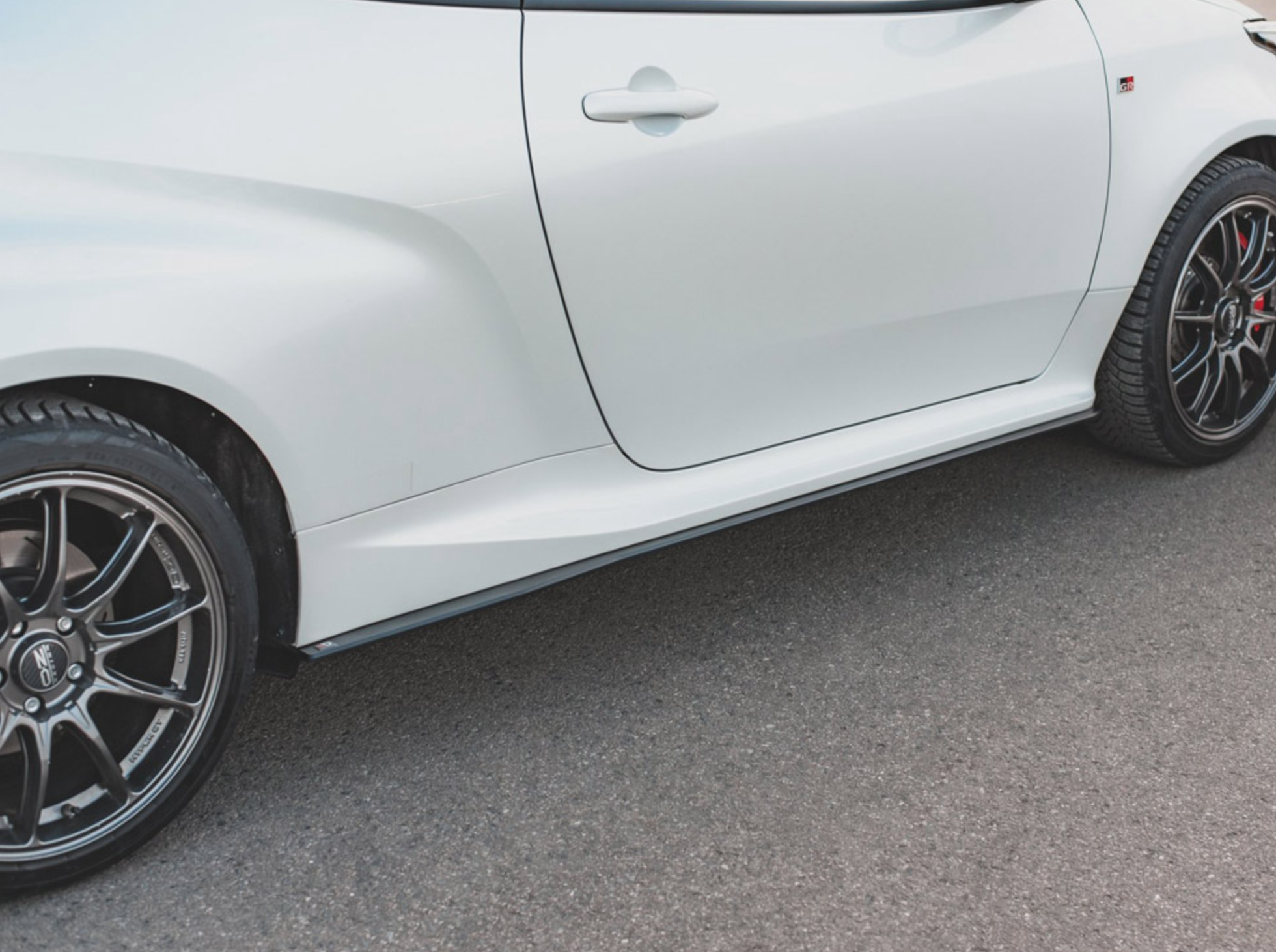 RACING DURABILITY SIDE SKIRTS DIFFUSERS TOYOTA GR YARIS MK4 (2020+)