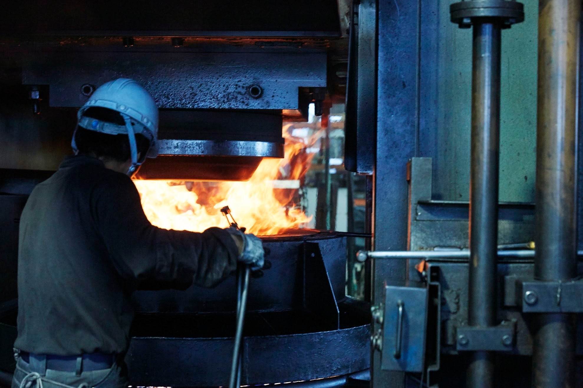 TWS forged wheel manufacturing using high-pressure forging equipment